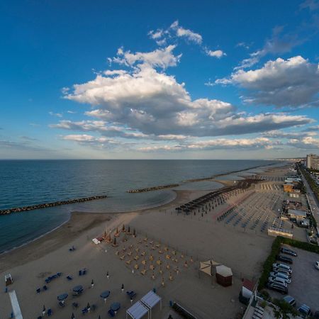 Hotel Antagos Montesilvano Marina Exteriör bild