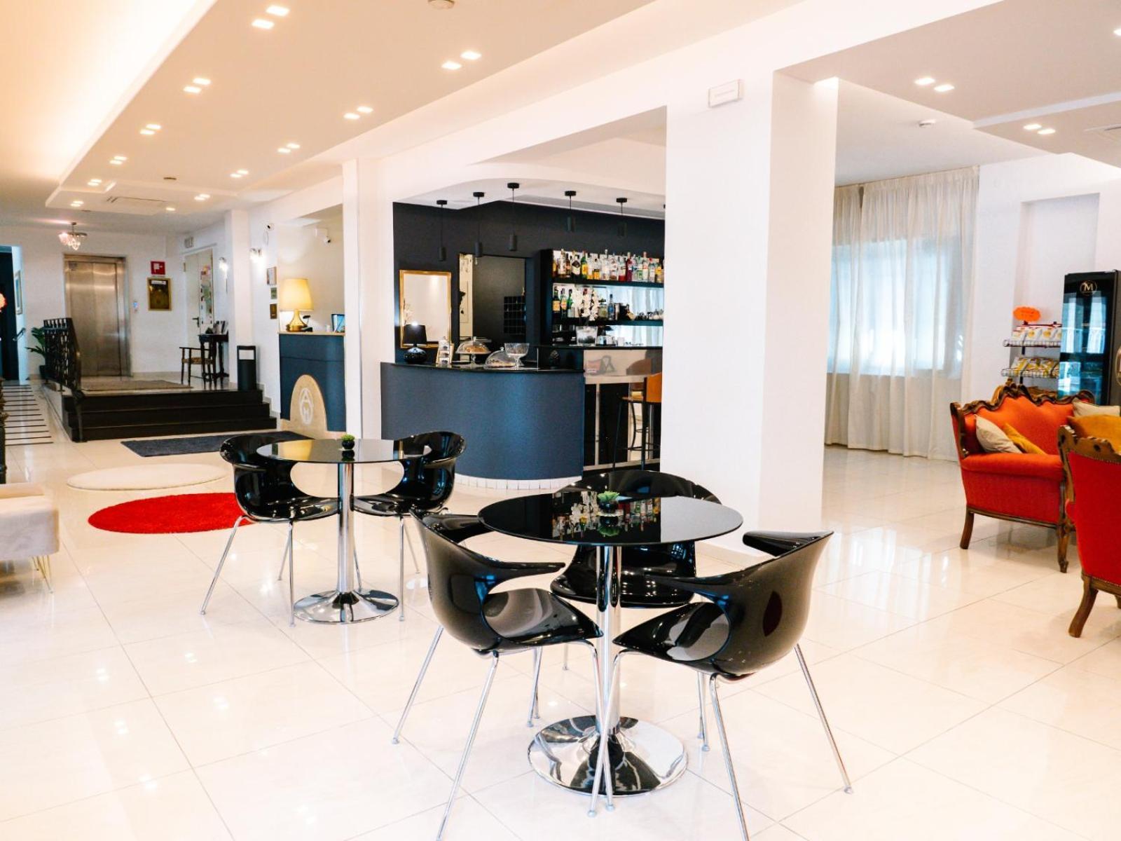 Hotel Antagos Montesilvano Marina Exteriör bild