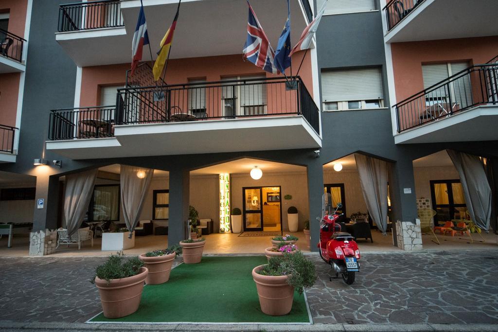 Hotel Antagos Montesilvano Marina Exteriör bild